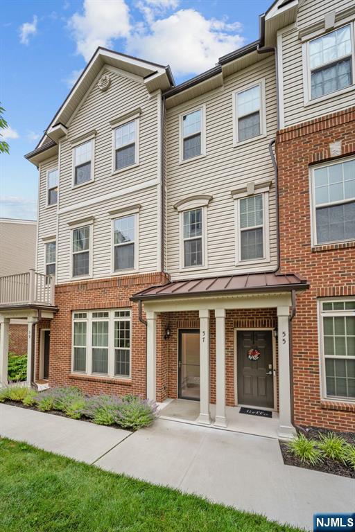 57 Arnold Drive Wood-Ridge, NJ 07075 - Photo 3 of 50