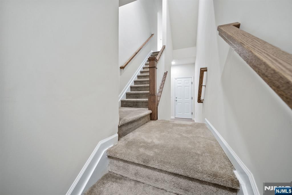 57 Arnold Drive Wood-Ridge, NJ 07075 - Photo 4 of 50