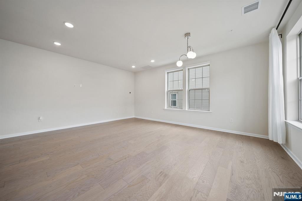 57 Arnold Drive Wood-Ridge, NJ 07075 - Photo 9 of 50