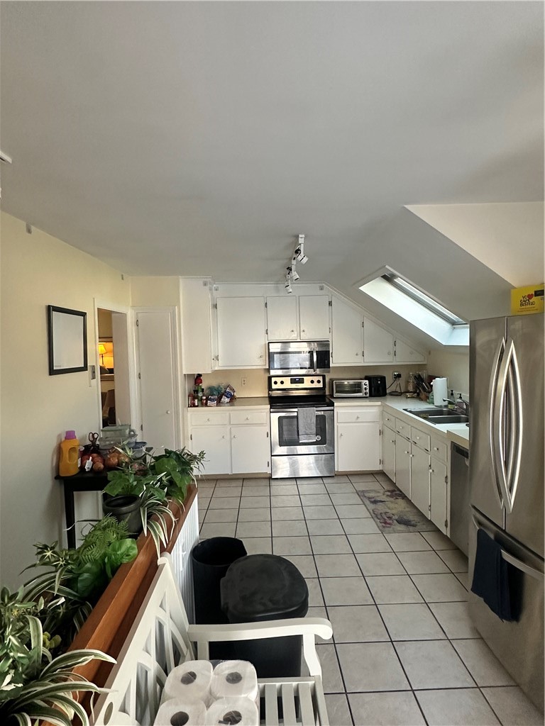 20 Annandale Road Newport, RI 02840 - Photo 3 of 19