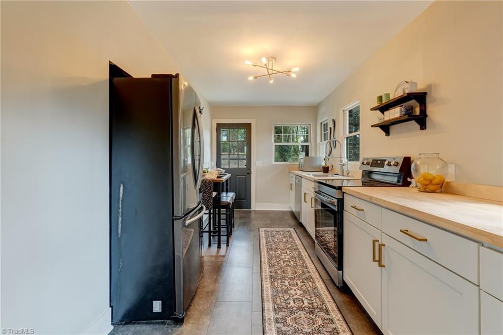 107 South Lindell Road Greensboro, NC 27403 - Photo 11 of 31