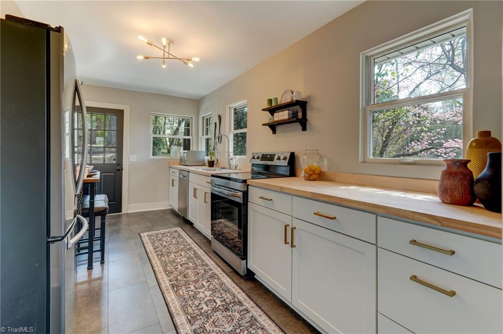 107 South Lindell Road Greensboro, NC 27403 - Photo 12 of 31