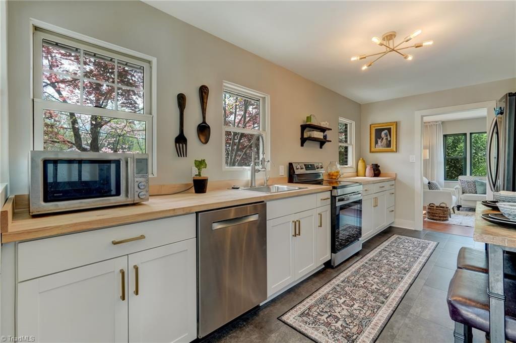 107 South Lindell Road Greensboro, NC 27403 - Photo 14 of 31