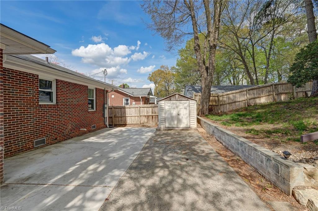 107 South Lindell Road Greensboro, NC 27403 - Photo 27 of 31