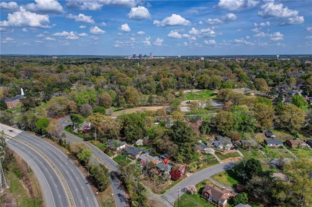 107 South Lindell Road Greensboro, NC 27403 - Photo 4 of 31