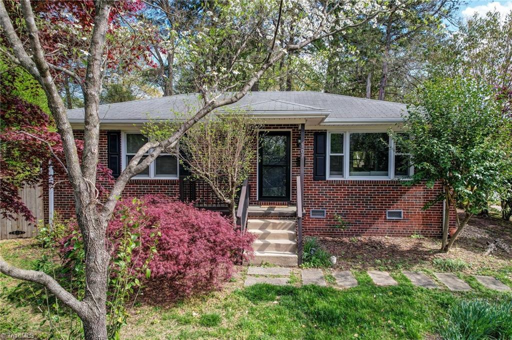 107 South Lindell Road Greensboro, NC 27403 - Photo 7 of 31