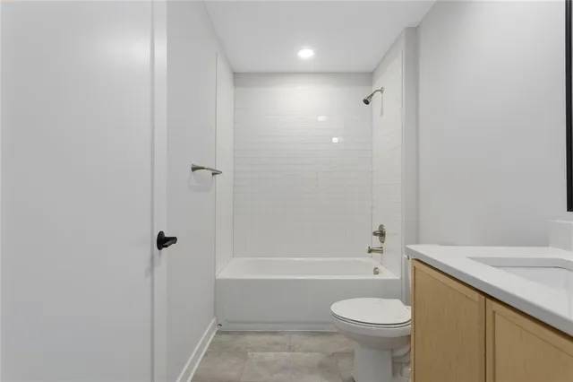 $1,695 | 4523 Forest Avenue, Unit A, Kansas City, MO 64110