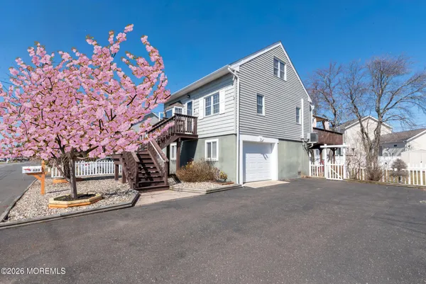 $433,000 | 623 Beachwood Avenue, Toms River, NJ 08753