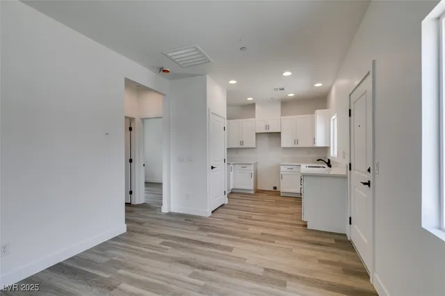 $1,195 | 367 North 16th Street, Unit 1, Las Vegas, NV 89101