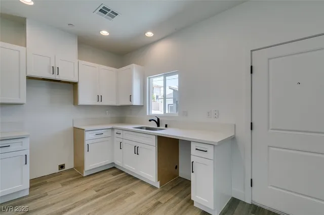 $1,195 | 367 North 16th Street, Unit 1, Las Vegas, NV 89101