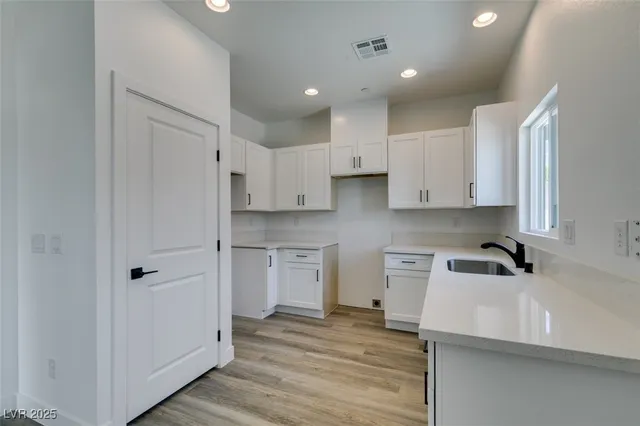 $1,195 | 367 North 16th Street, Unit 1, Las Vegas, NV 89101