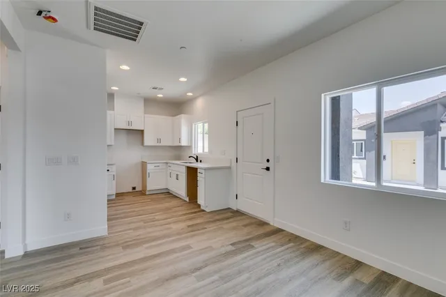 $1,195 | 367 North 16th Street, Unit 1, Las Vegas, NV 89101