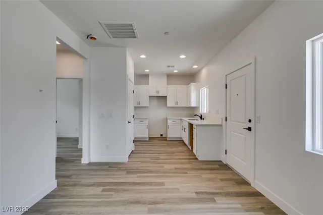 $1,195 | 367 North 16th Street, Unit 1, Las Vegas, NV 89101