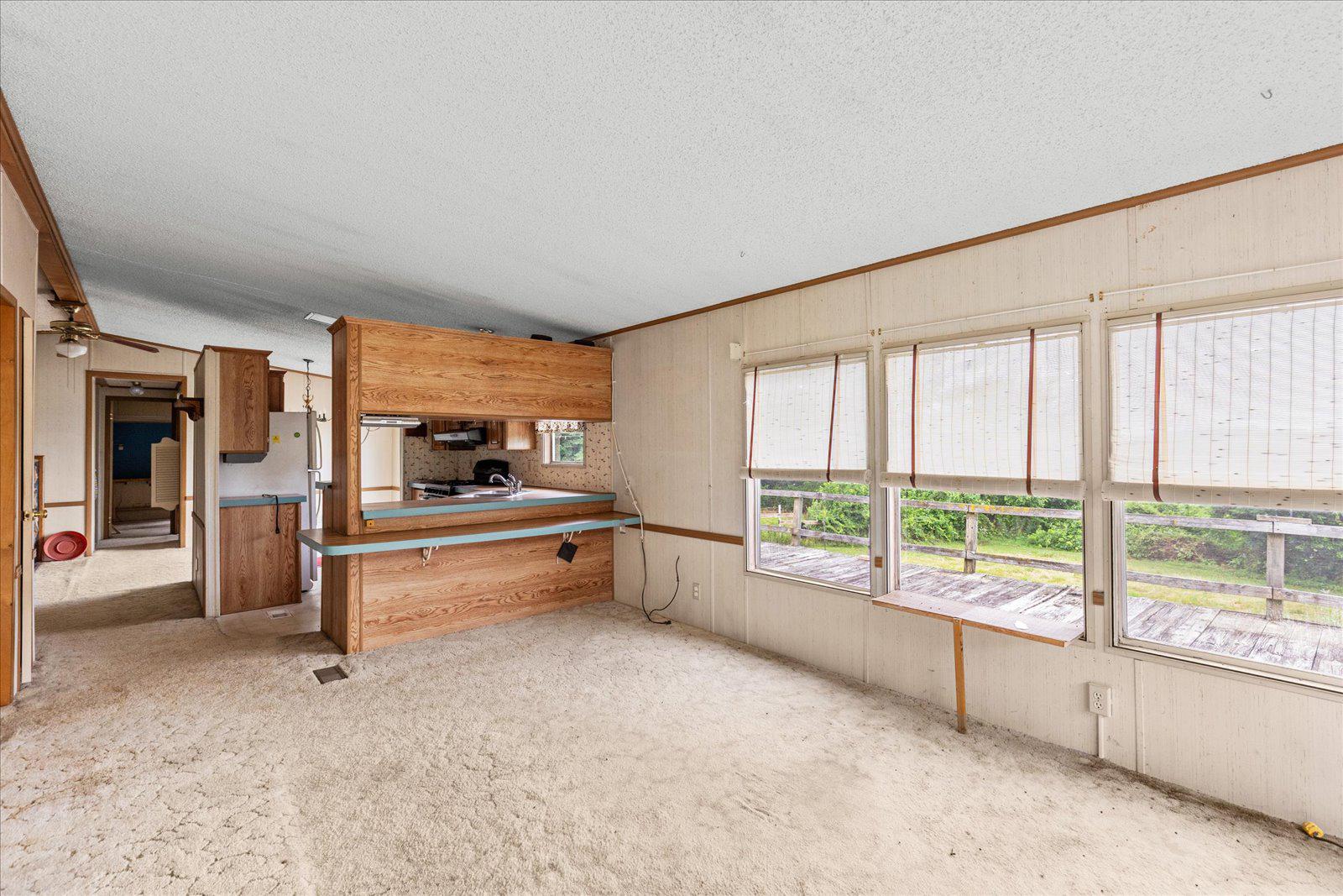 333 Newcomer Road Windsor, PA 17366 - Photo 84 of 112 Mobile Home Living Room