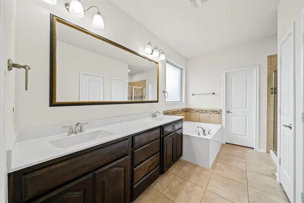 $2,595 | 1205 Crest Ridge Drive, Glenn Heights, TX 75154