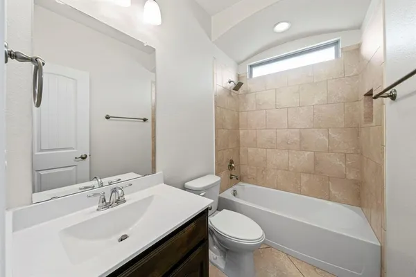 $2,595 | 1205 Crest Ridge Drive, Glenn Heights, TX 75154