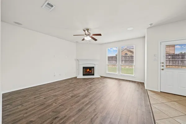 $2,595 | 1205 Crest Ridge Drive, Glenn Heights, TX 75154