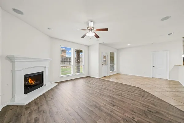 $2,595 | 1205 Crest Ridge Drive, Glenn Heights, TX 75154