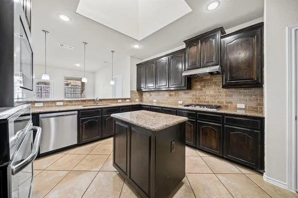 $2,595 | 1205 Crest Ridge Drive, Glenn Heights, TX 75154