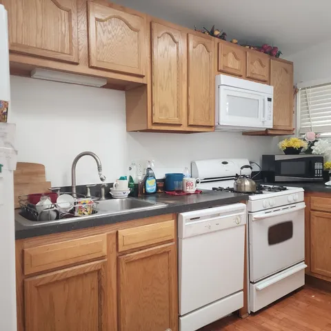 $299,900 | 7826 West 98th Place, Hickory Hills, IL 60457