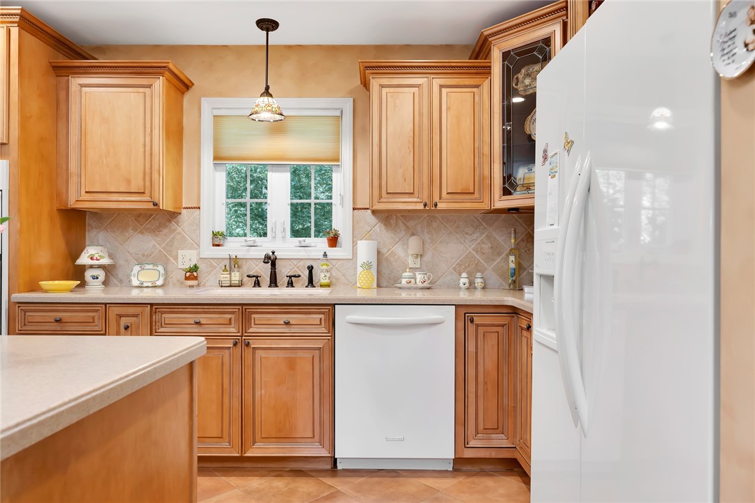 14 Piezzo Drive Westerly, RI 02891 - Photo 18 of 41