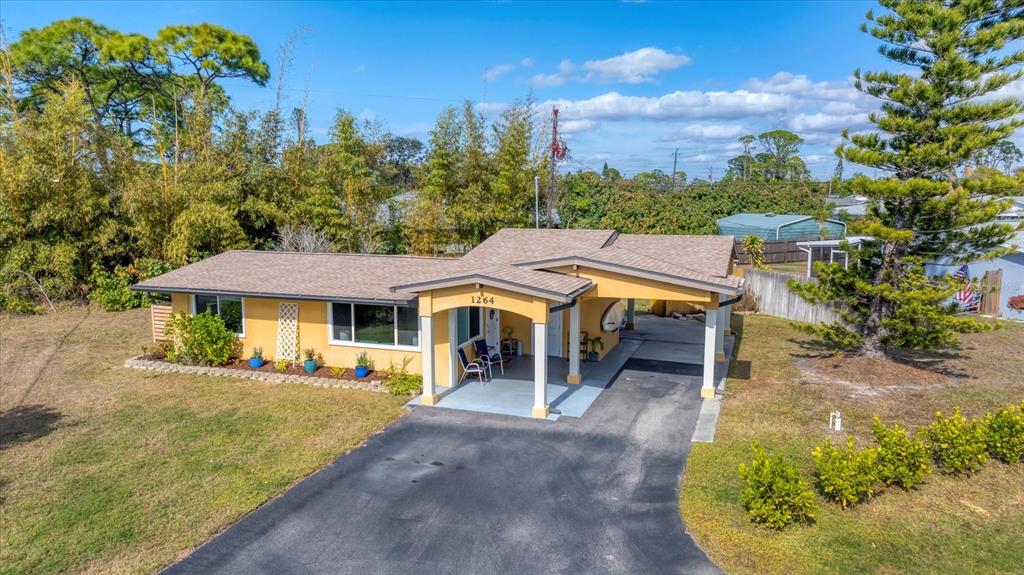 1264 Porpoise Road Venice, FL 34293 - Photo 1 of 40