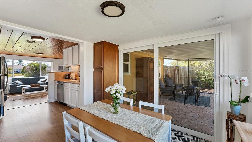 1264 Porpoise Road Venice, FL 34293 - Photo 11 of 40