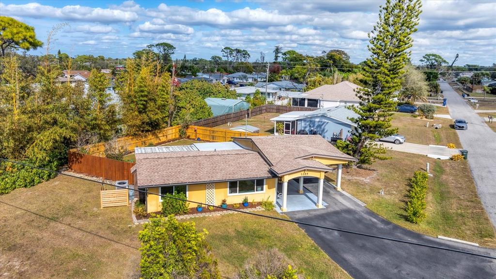 1264 Porpoise Road Venice, FL 34293 - Photo 33 of 40