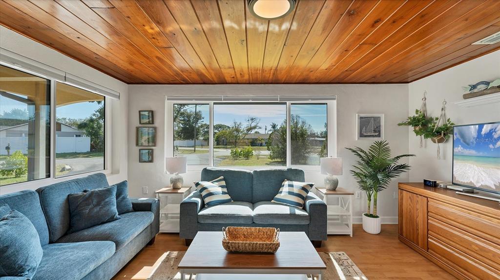 1264 Porpoise Road Venice, FL 34293 - Photo 6 of 40