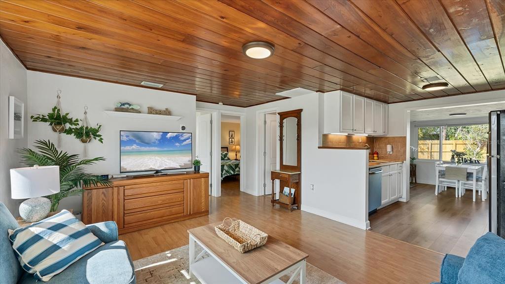 1264 Porpoise Road Venice, FL 34293 - Photo 8 of 40