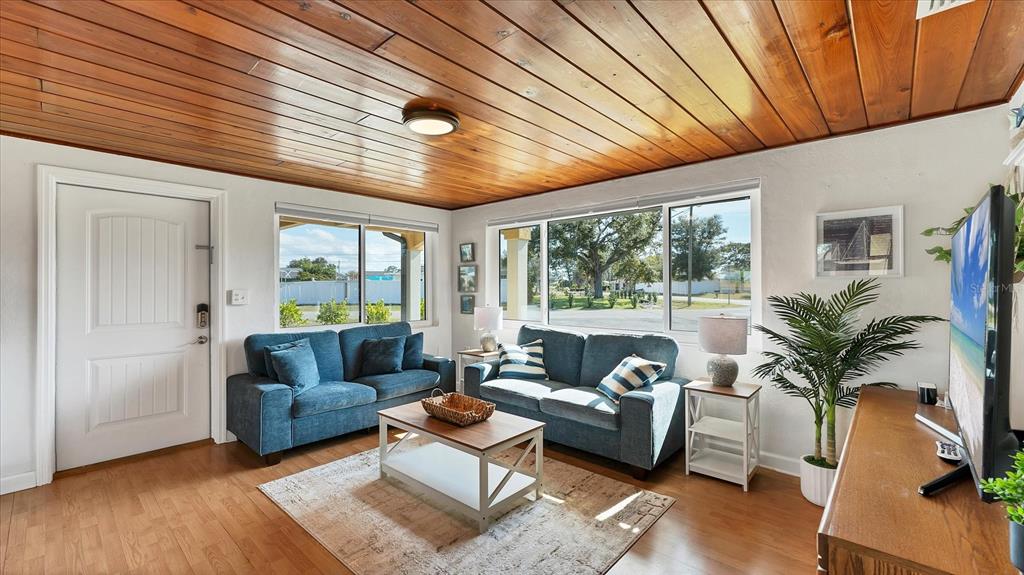 1264 Porpoise Road Venice, FL 34293 - Photo 9 of 40