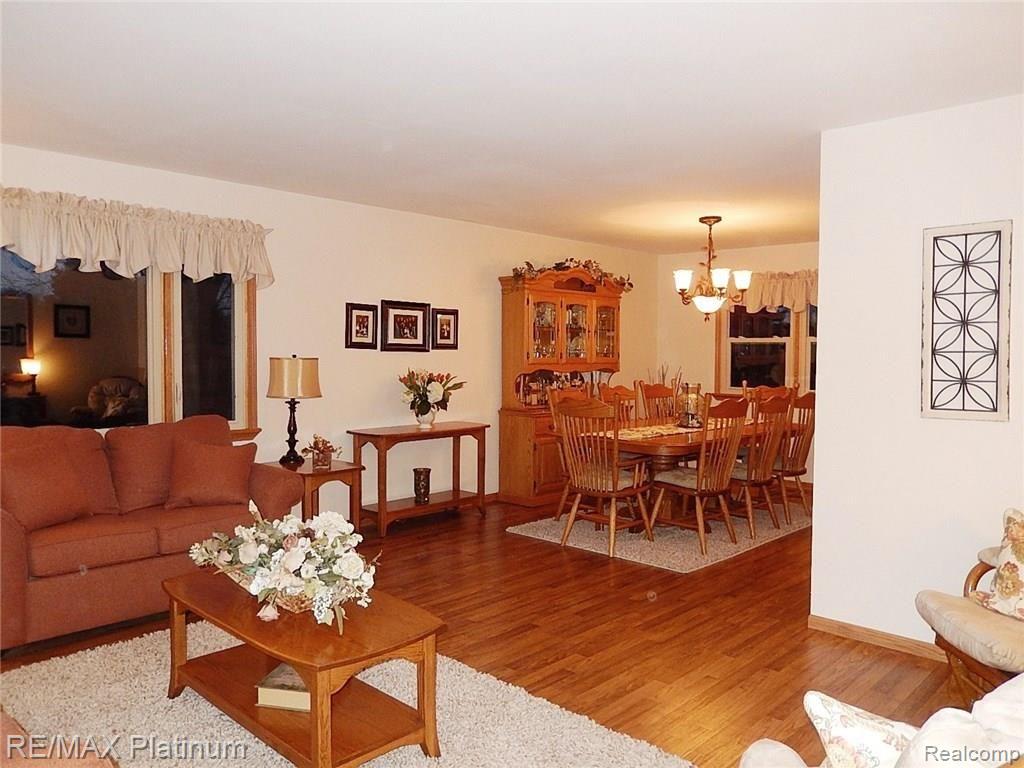 7442 Herbst Road Brighton, MI 48114 - Photo 27 of 70 27.JPG