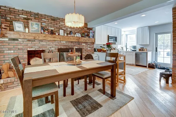 $469,500 | 475 Highway 32, Stillwater, NY 12170