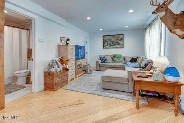 $469,500 | 475 Highway 32, Stillwater, NY 12170