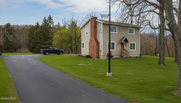 $469,500 | 475 Highway 32, Stillwater, NY 12170