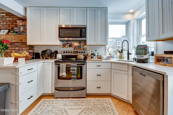 $469,500 | 475 Highway 32, Stillwater, NY 12170