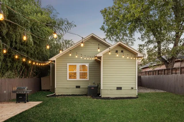 $550,000 | 5644 East Side Avenue, Dallas, TX 75214