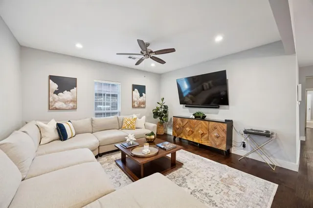 $550,000 | 5644 East Side Avenue, Dallas, TX 75214