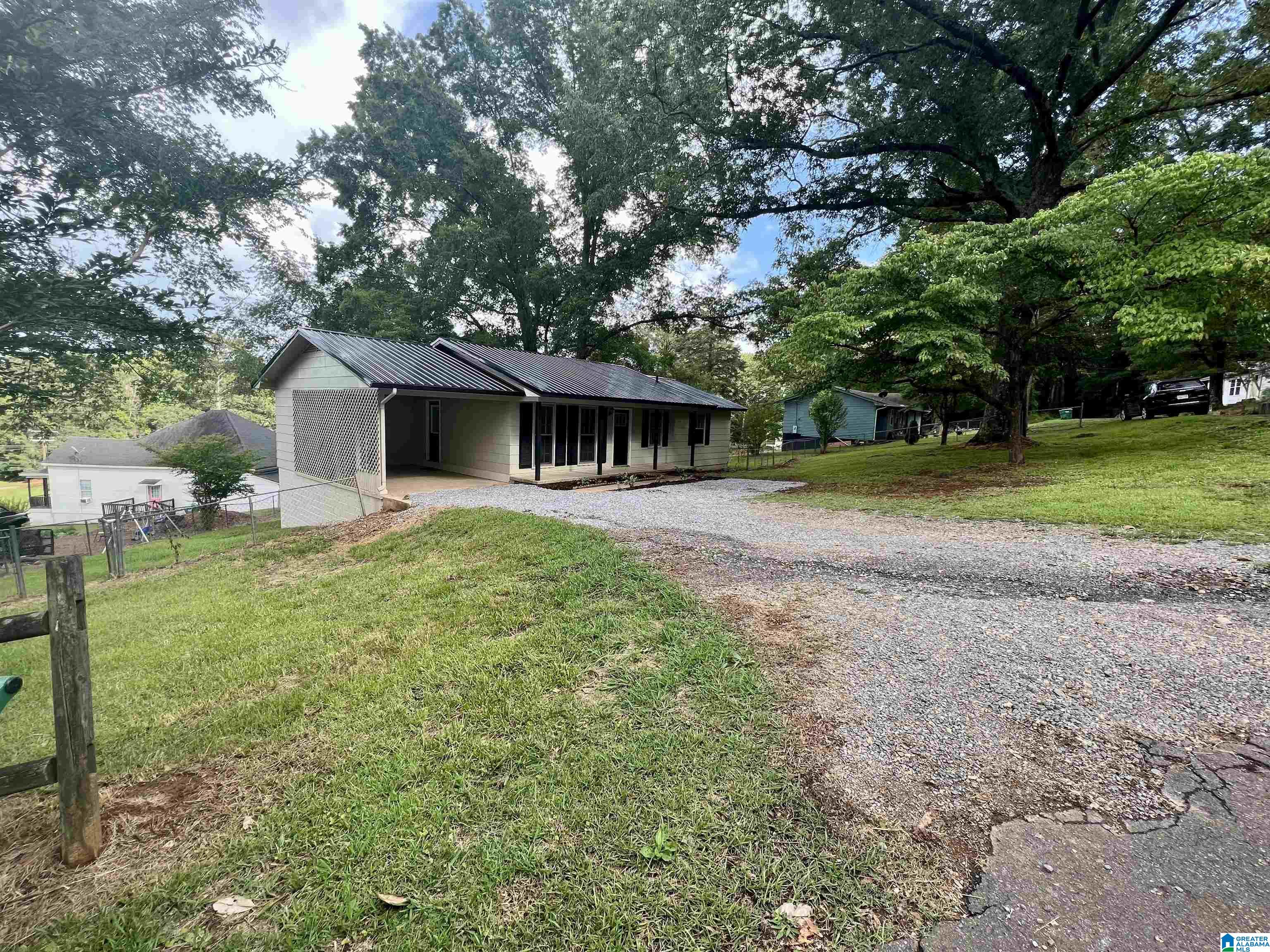 606 Self Court Oneonta, AL 35121 - Photo 2 of 14