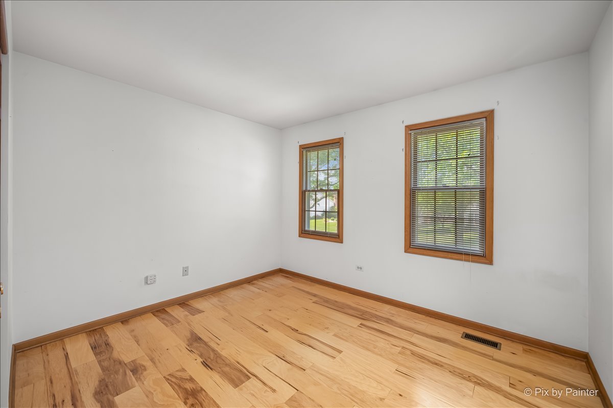 221 Foxmoor Road Fox River Grove, IL 60021 - Photo 10 of 29