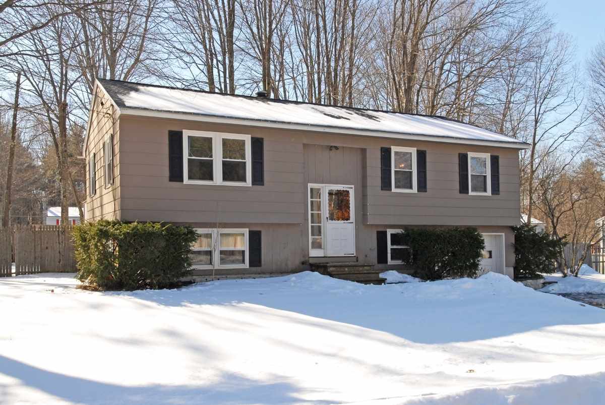 14 Maplewood Avenue Rochester, NH 03867 - Photo 1 of 19