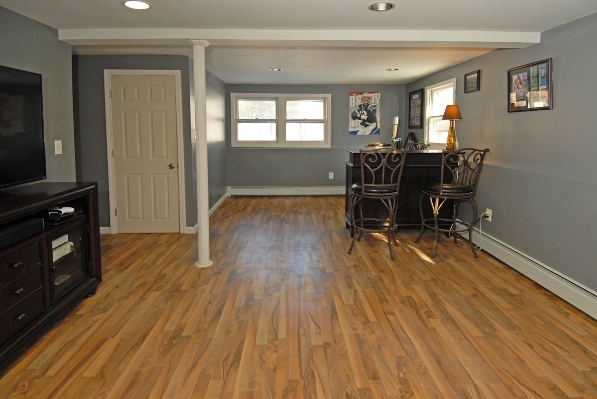 14 Maplewood Avenue Rochester, NH 03867 - Photo 13 of 19