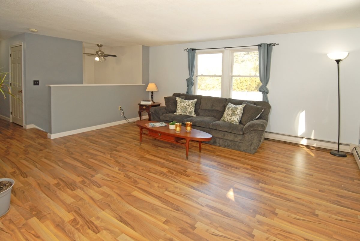 14 Maplewood Avenue Rochester, NH 03867 - Photo 3 of 19