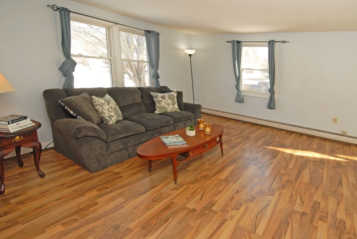 14 Maplewood Avenue Rochester, NH 03867 - Photo 4 of 19