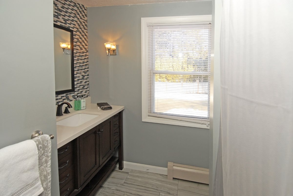 14 Maplewood Avenue Rochester, NH 03867 - Photo 10 of 19
