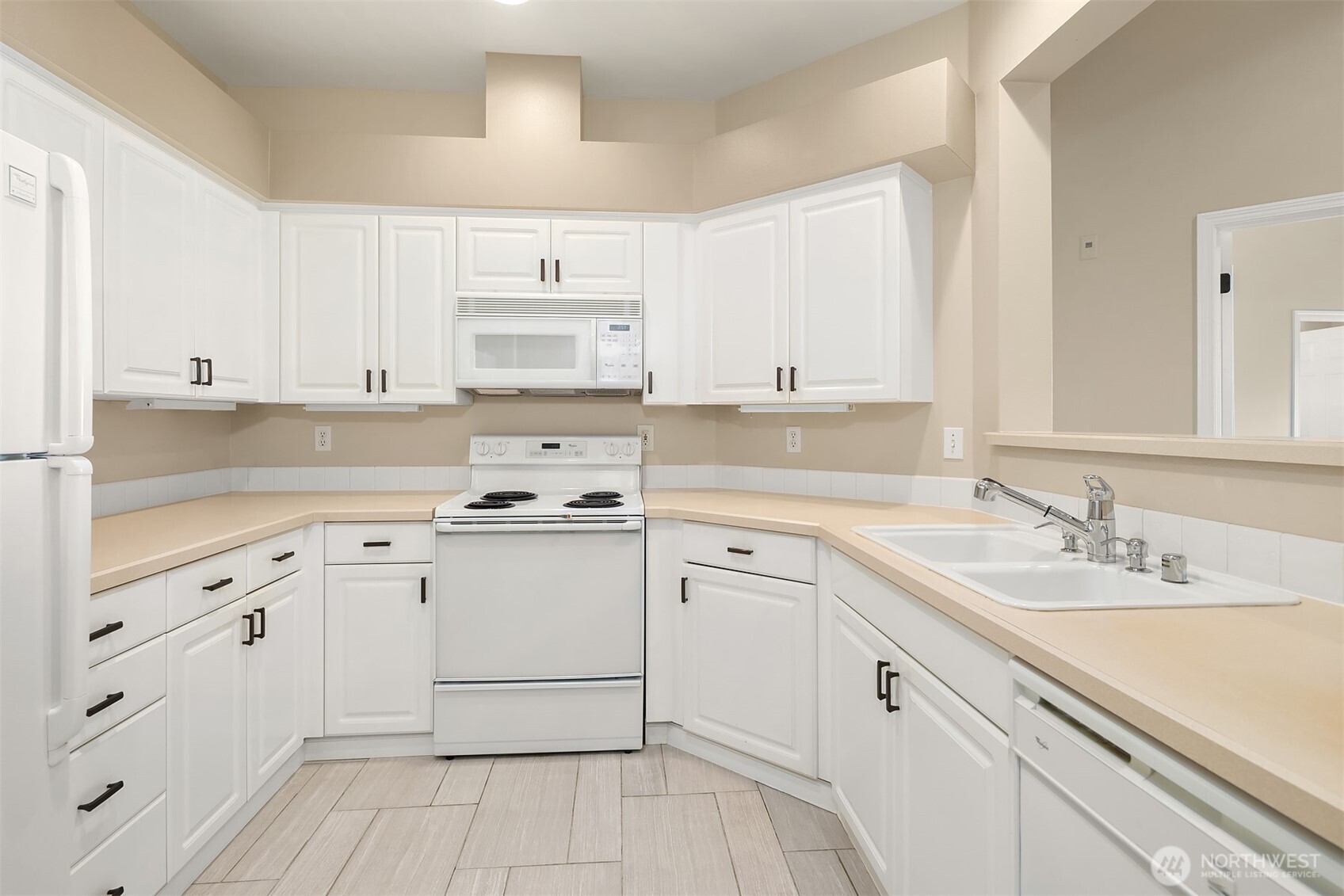 23908 Bothell Everett Highway, Unit A304 Bothell, WA 98021 - Photo 4 of 29