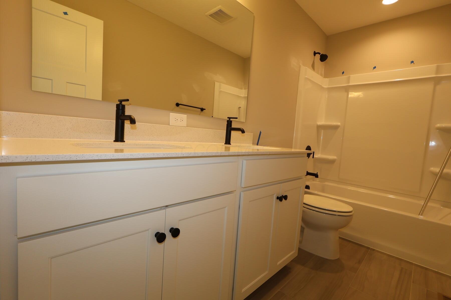 1635 Marie Way Delaware, OH 43015 - Photo 12 of 18 Bathroom