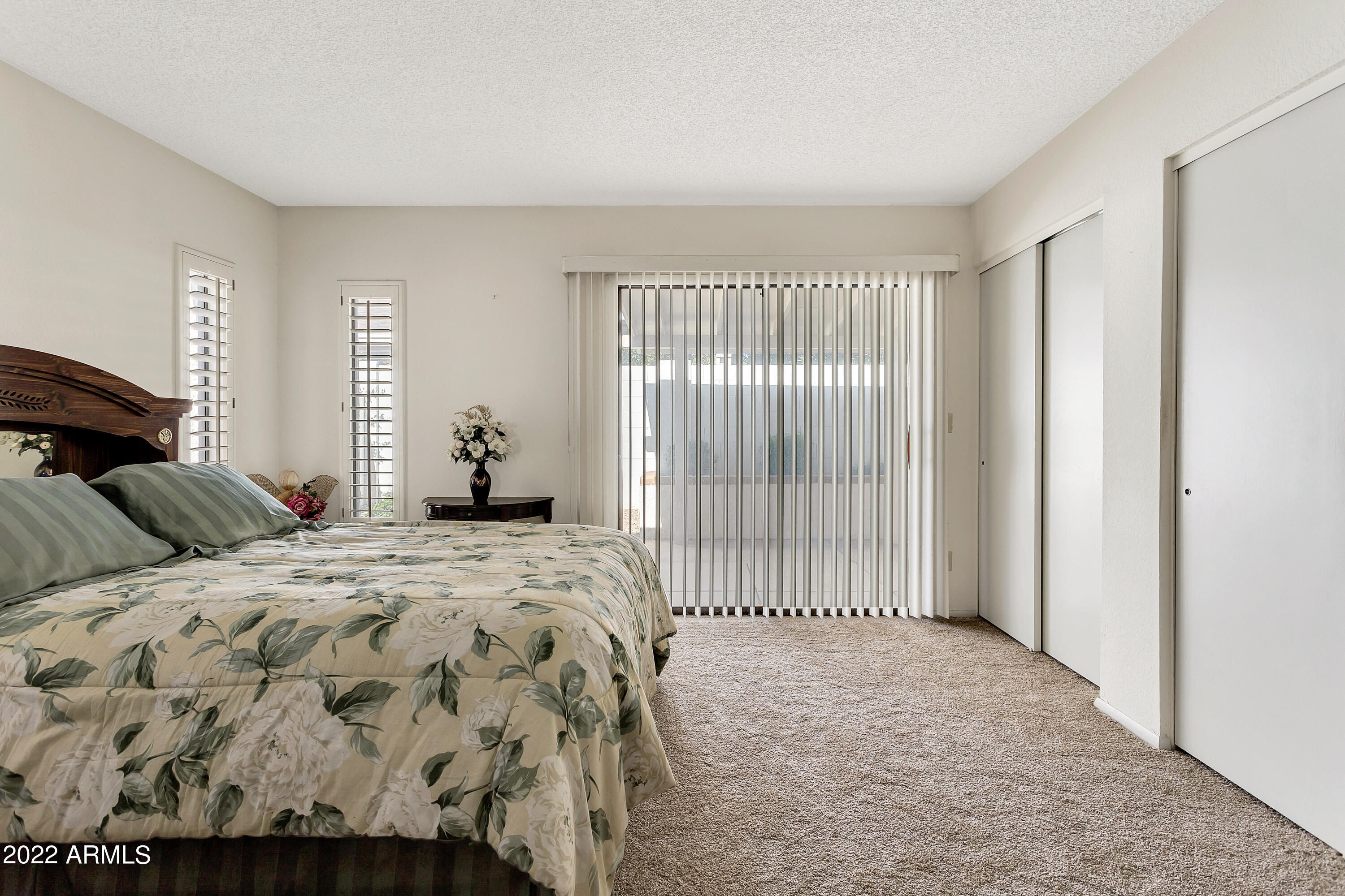 930 East Wagoner Road Phoenix, AZ 85022 - Photo 11 of 20 Roomy master bedroom