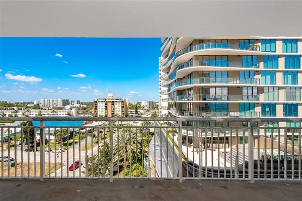 $2,095 | 710 North Ocean Boulevard, Unit 701, Pompano Beach, FL 33062