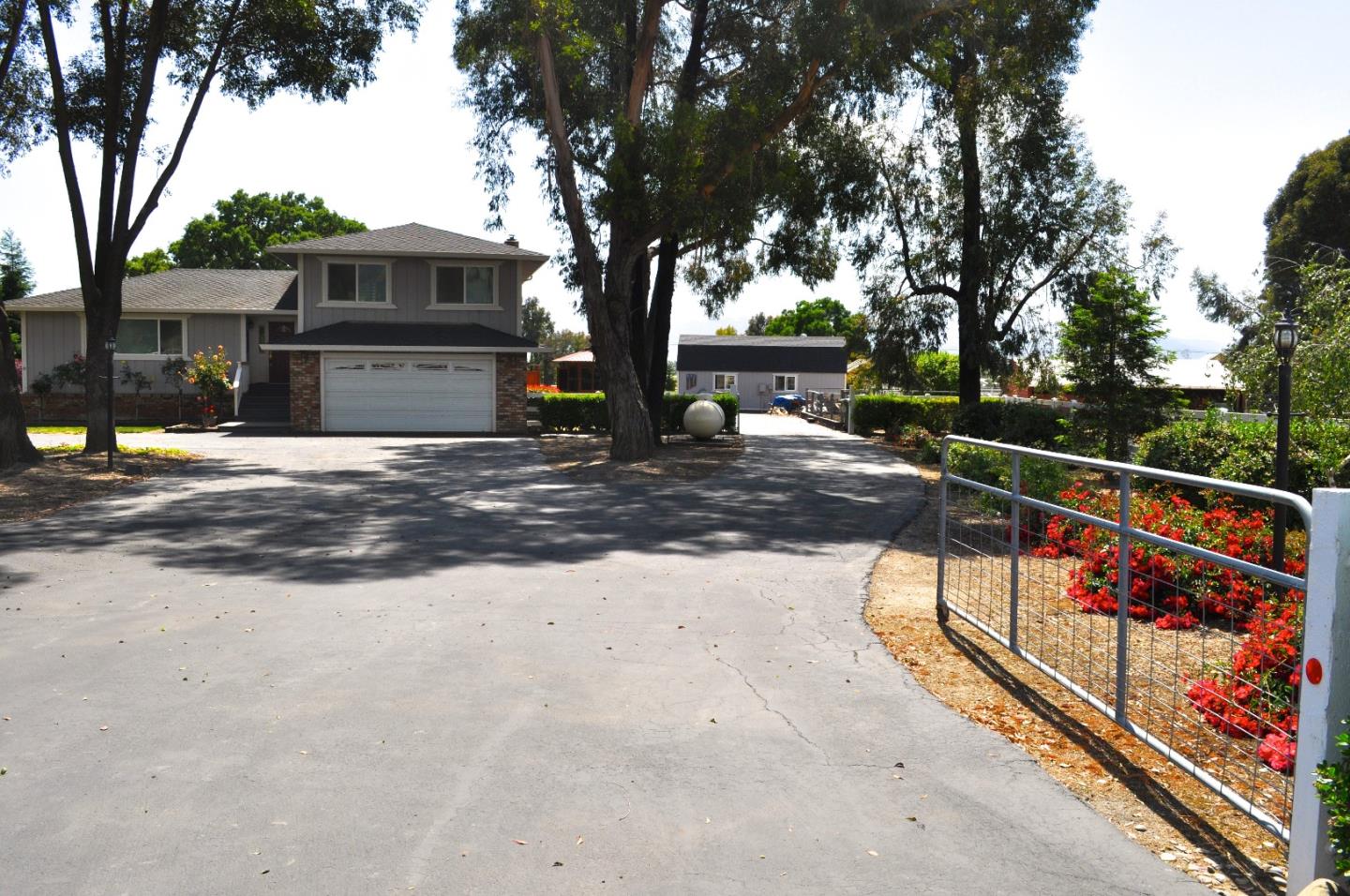 2850 Deeva Court Gilroy, CA 95020 - Photo 2 of 30